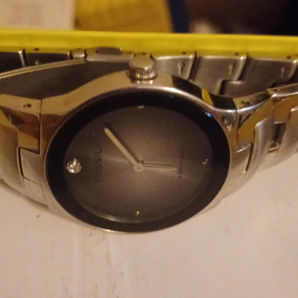 Watch - Picture 2 of 4
